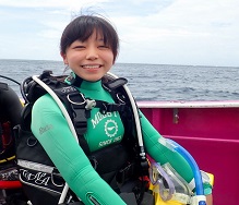 スタッフ aya